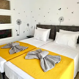 ocean-dreams-suites-by-the-harbour.hotelsatayianapa.com/